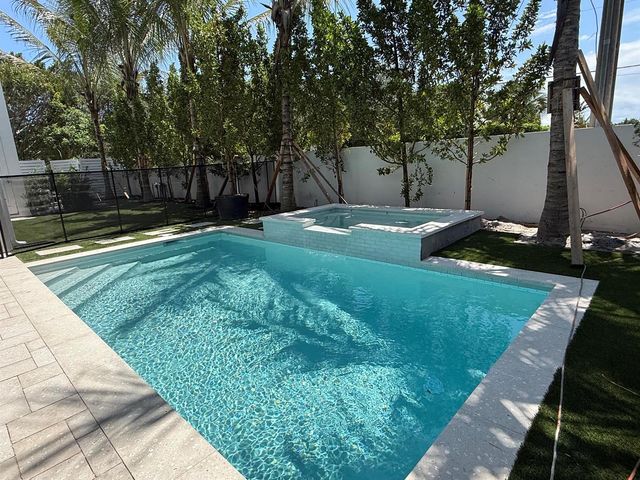 291 Summa Street, West Palm Beach, FL 33405