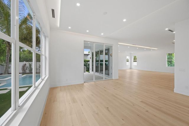 291 Summa Street, West Palm Beach, FL 33405