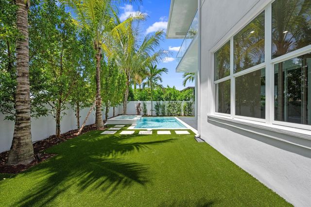 291 Summa Street, West Palm Beach, FL 33405