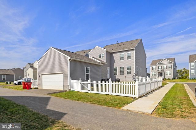 246 NEWBURY ST, Charles Town, WV 25414