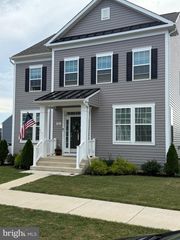 246 NEWBURY ST, Charles Town, WV 25414