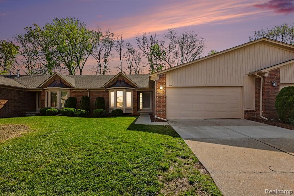 41302 Fortuna Drive, Clinton Township, MI 48038