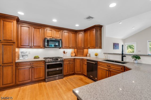 1245 Sunnyfield Ln, Scotch Plains Twp., NJ 07076
