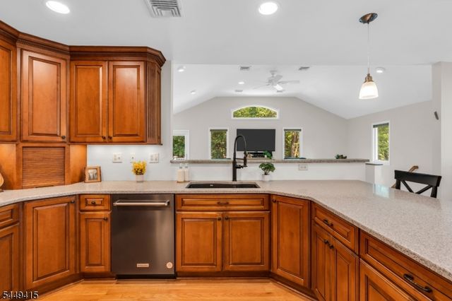 1245 Sunnyfield Ln, Scotch Plains Twp., NJ 07076
