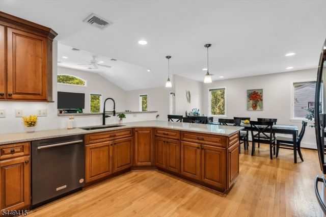 1245 Sunnyfield Ln, Scotch Plains Twp., NJ 07076