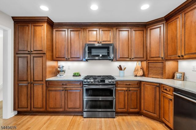 1245 Sunnyfield Ln, Scotch Plains Twp., NJ 07076