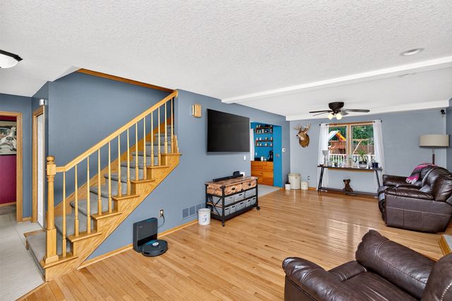 100 SW Hickory Glen, Grimes, IA 50111