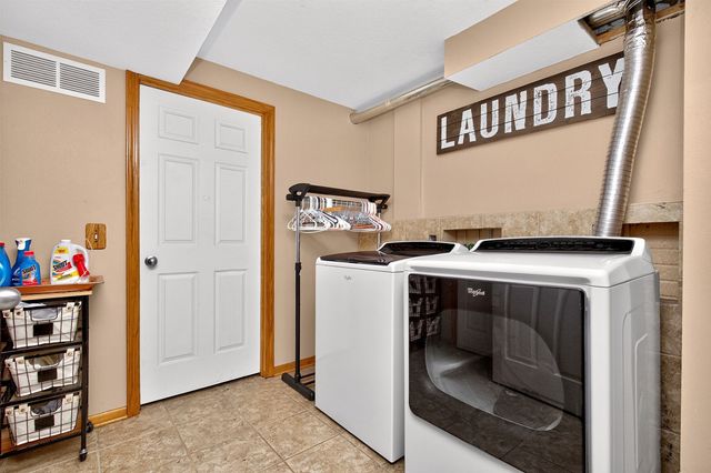 100 SW Hickory Glen, Grimes, IA 50111