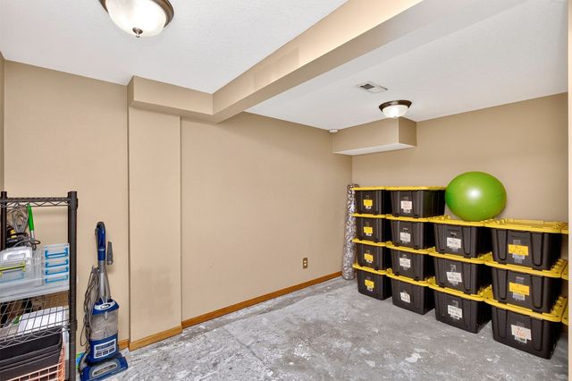 100 SW Hickory Glen, Grimes, IA 50111