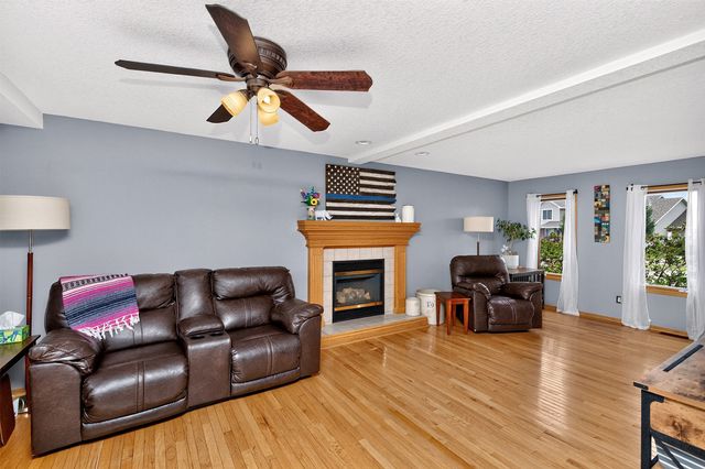 100 SW Hickory Glen, Grimes, IA 50111