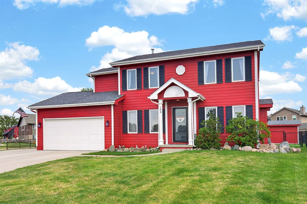 100 SW Hickory Glen, Grimes, IA 50111