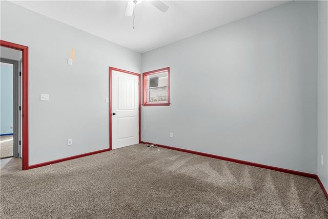 36406 E Old Pink Hill Road, Oak Grove, MO 64075