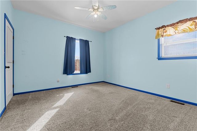 36406 E Old Pink Hill Road, Oak Grove, MO 64075