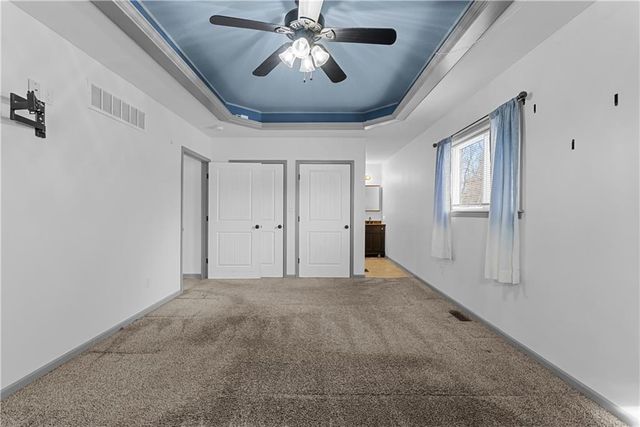 36406 E Old Pink Hill Road, Oak Grove, MO 64075