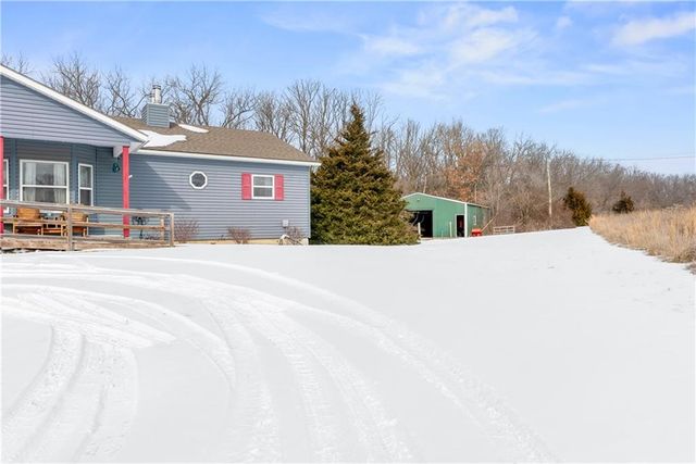 36406 E Old Pink Hill Road, Oak Grove, MO 64075