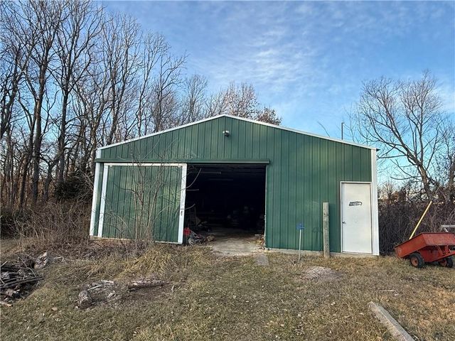 36406 E Old Pink Hill Road, Oak Grove, MO 64075