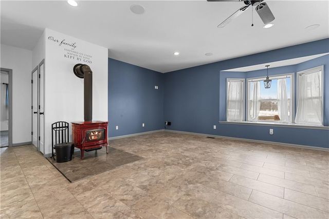 36406 E Old Pink Hill Road, Oak Grove, MO 64075