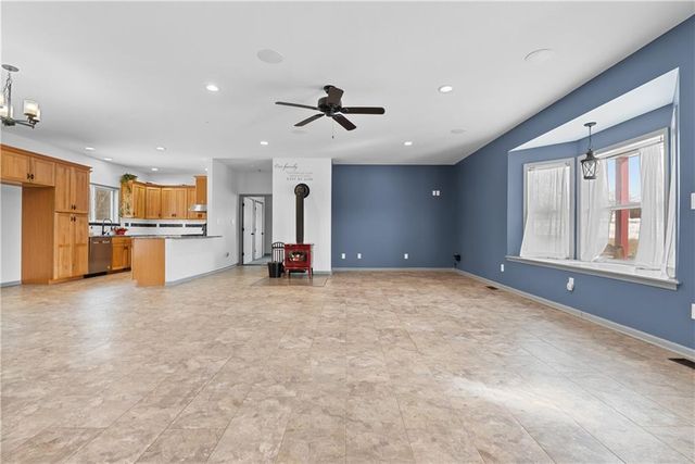 36406 E Old Pink Hill Road, Oak Grove, MO 64075