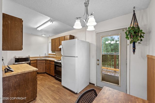 688 E Eklutna Avenue, Palmer, AK 99645