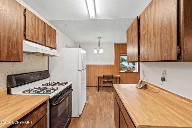 688 E Eklutna Avenue, Palmer, AK 99645
