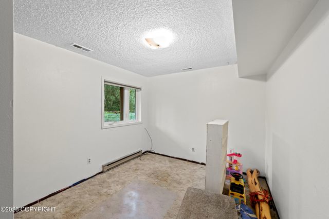 688 E Eklutna Avenue, Palmer, AK 99645