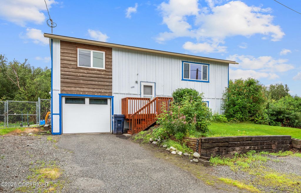688 E Eklutna Avenue, Palmer, AK 99645
