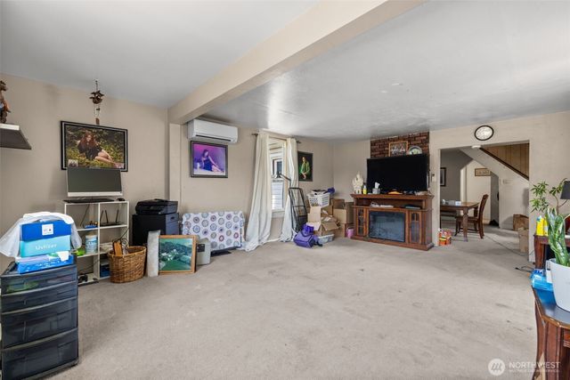 5718 S D Street, Tacoma, WA 98408
