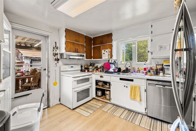 5718 S D Street, Tacoma, WA 98408