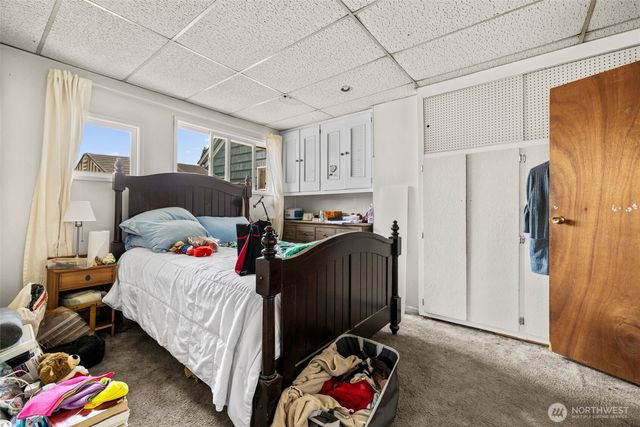 5718 S D Street, Tacoma, WA 98408