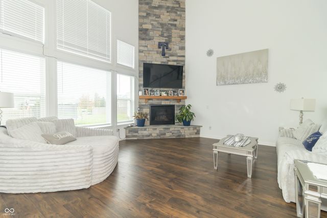 1020 Arthur Court, Greenfield, IN 46140