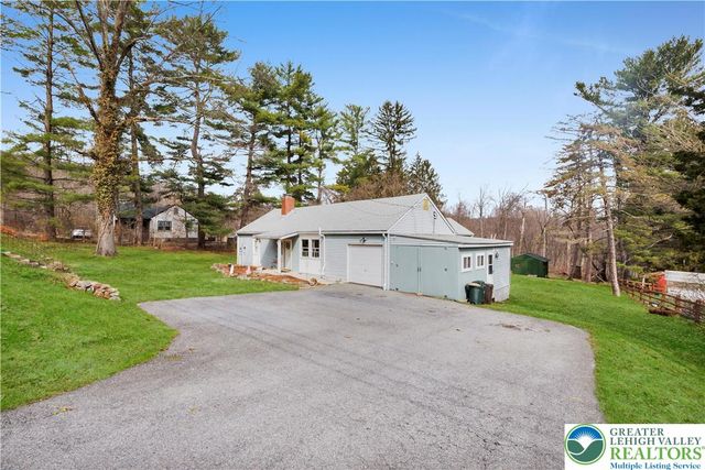1335 Stonesthrow Road, Lower Saucon Twp, PA 18015