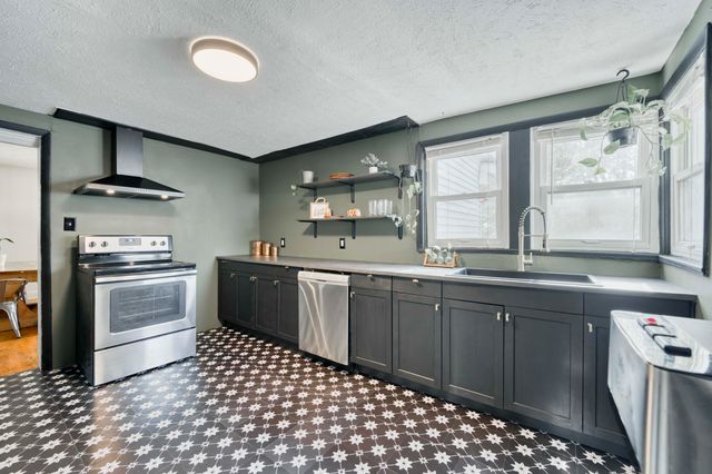 601 South 11th Avenue, Ozark, MO 65721