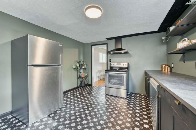 601 South 11th Avenue, Ozark, MO 65721