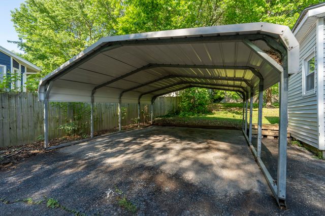601 South 11th Avenue, Ozark, MO 65721