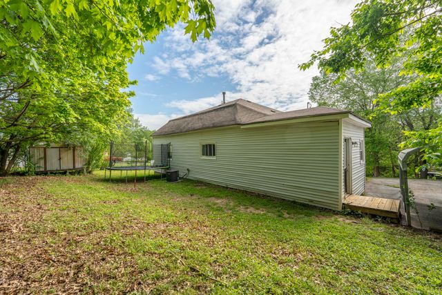 601 South 11th Avenue, Ozark, MO 65721