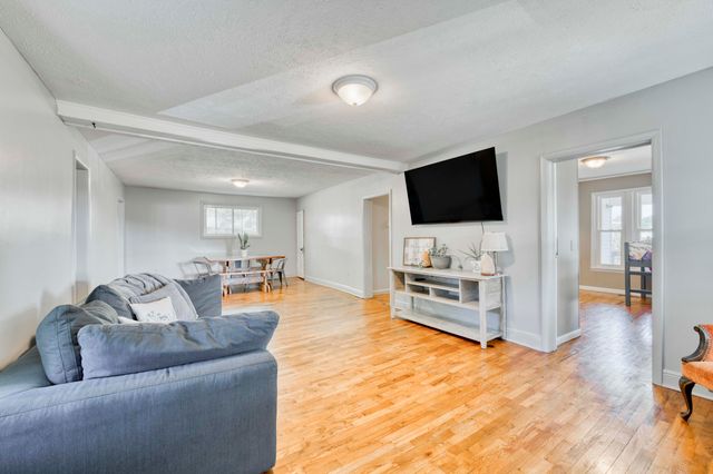 601 South 11th Avenue, Ozark, MO 65721