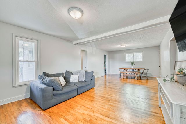 601 South 11th Avenue, Ozark, MO 65721