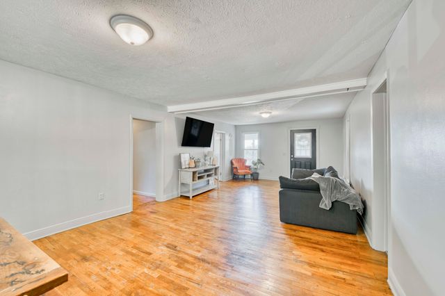 601 South 11th Avenue, Ozark, MO 65721