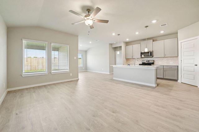 17783 Mill Manor Drive, Montgomery, TX 77316