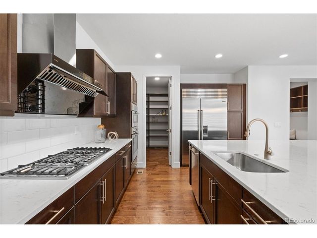 9409 E 58th Dr, Denver, CO 80238