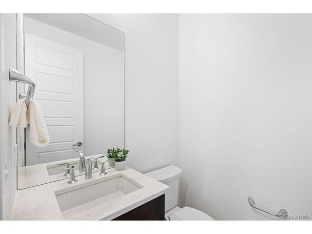 9409 E 58th Dr, Denver, CO 80238