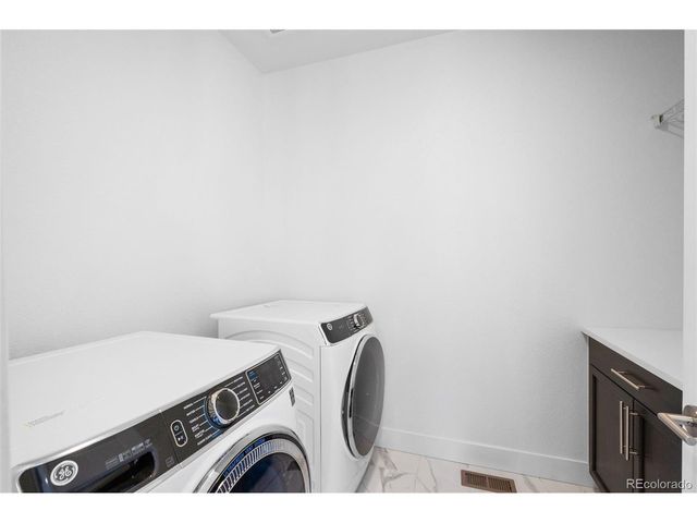 9409 E 58th Dr, Denver, CO 80238