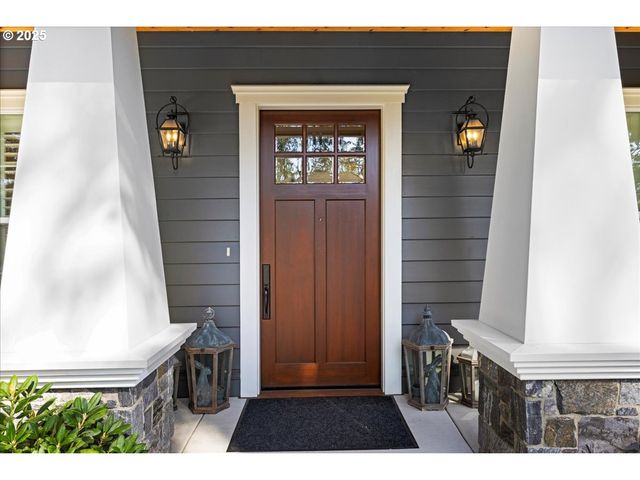 4277 UPPER Dr, Lake Oswego, OR 97035