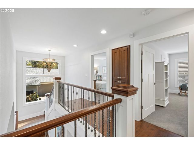 4277 UPPER Dr, Lake Oswego, OR 97035