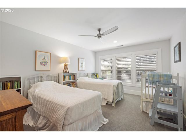 4277 UPPER Dr, Lake Oswego, OR 97035