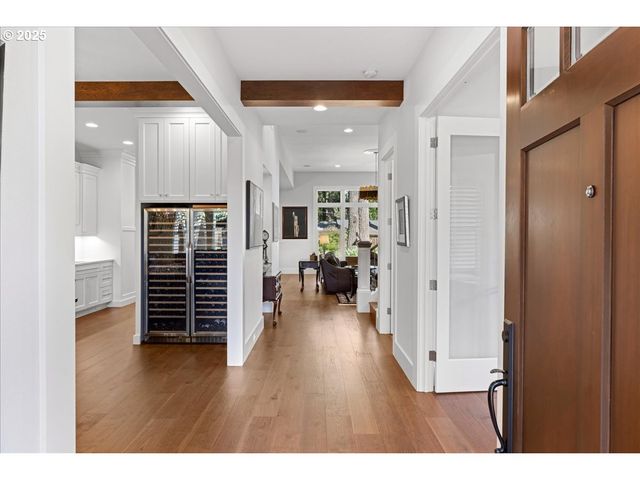 4277 UPPER Dr, Lake Oswego, OR 97035