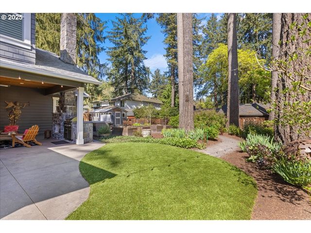 4277 UPPER Dr, Lake Oswego, OR 97035