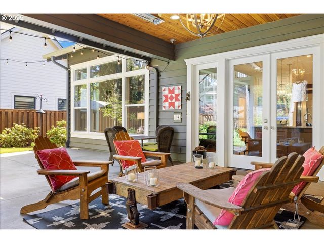 4277 UPPER Dr, Lake Oswego, OR 97035