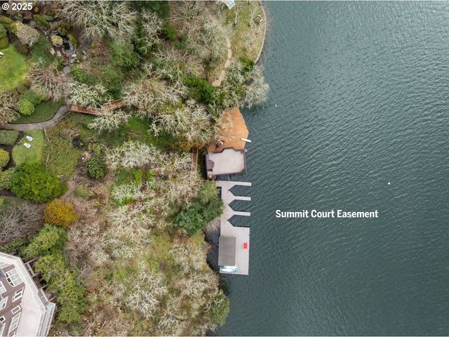 4277 UPPER Dr, Lake Oswego, OR 97035
