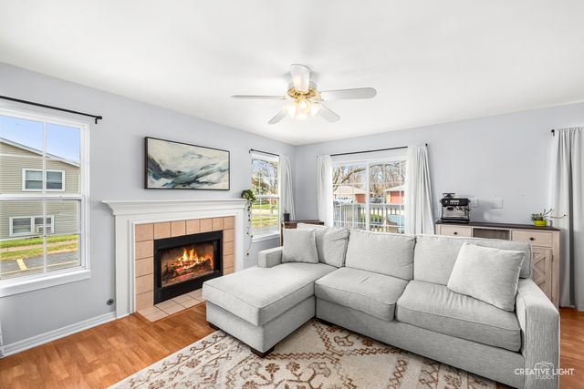 208 Maple Street C, Sugar Grove, IL 60554